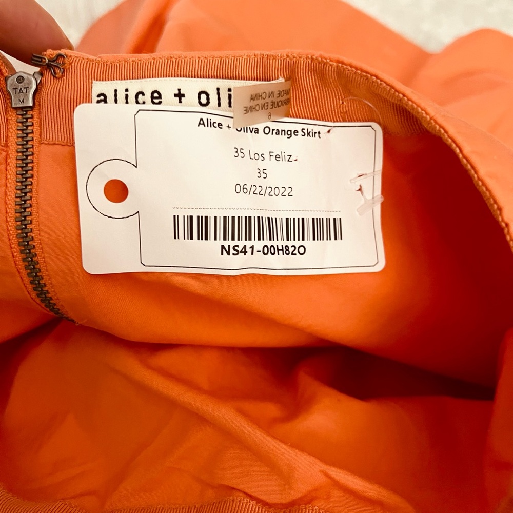 Alice and Olivia mini skirt - Picture 2 of 5